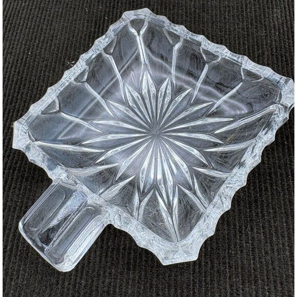 Set of Four MCM Crystal Vintage Lady's Personal Ashtrays - Picture 3 of 5